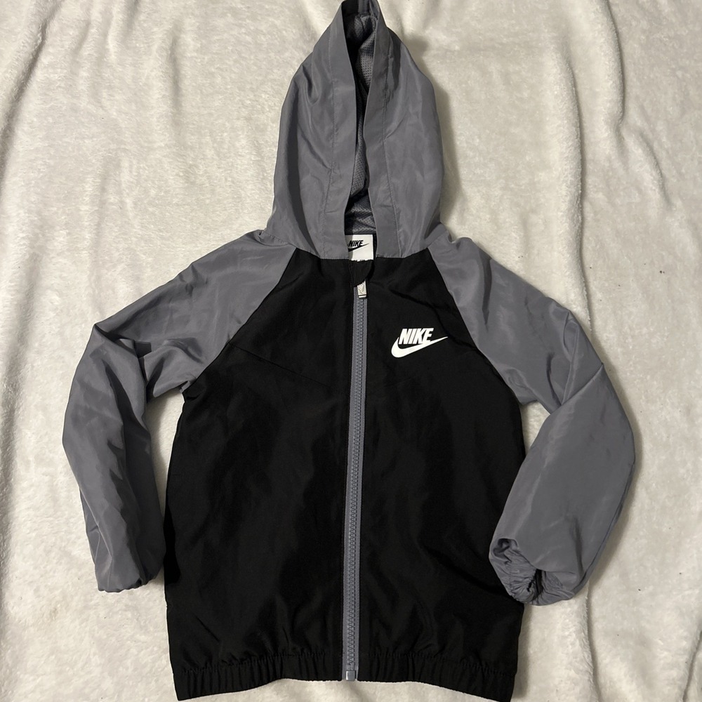 Nike Boys Colorblock Hooded Windbreaker Jacket Full Zip Black/Gray 4T